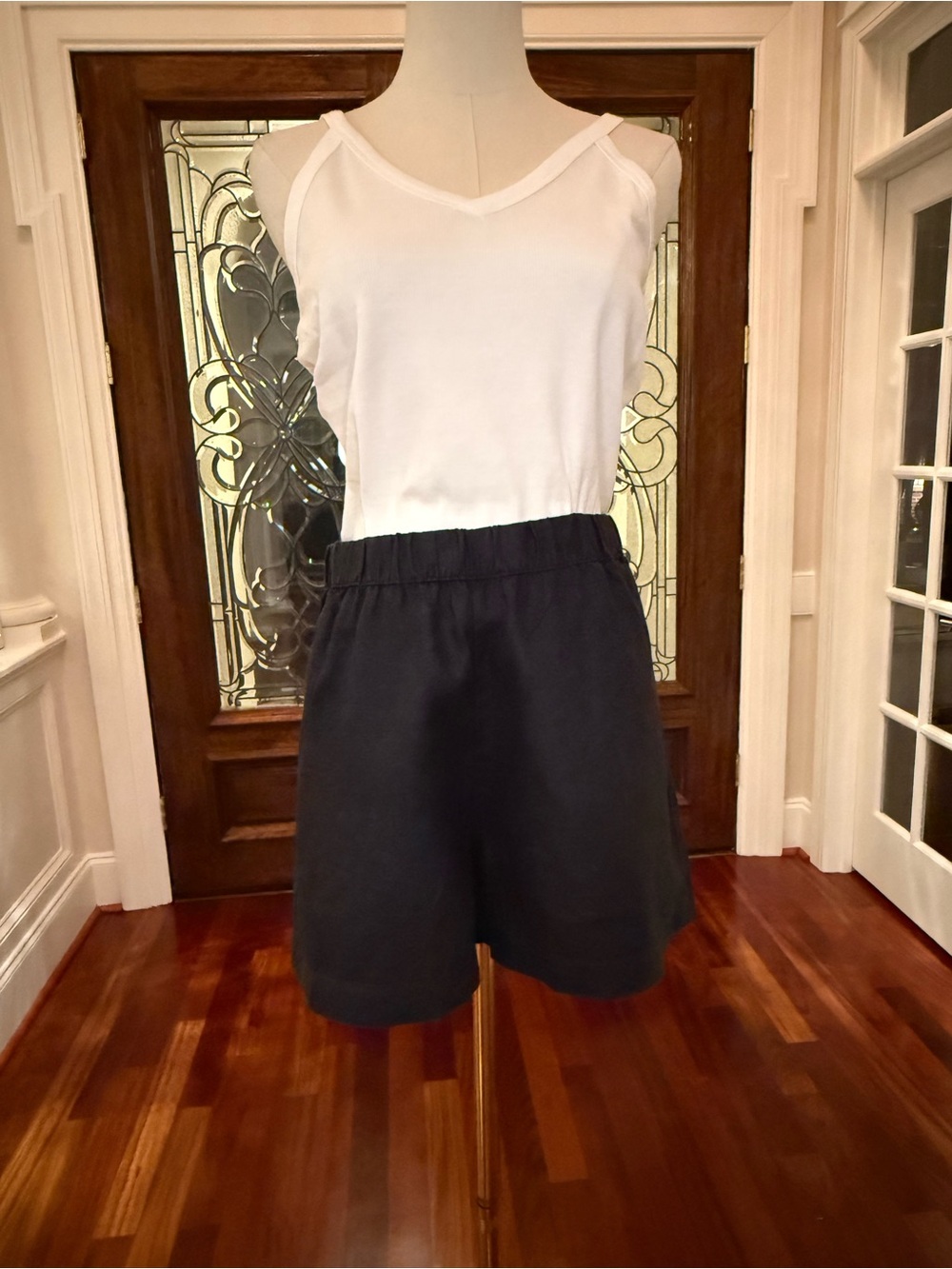 Saks Fifth Avenue Black 100% Linen Pull-On Shorts With Pockets Large